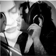 Insegnante di Canto e Pianoforte impartisce lezioni di strumento e teoria musicale